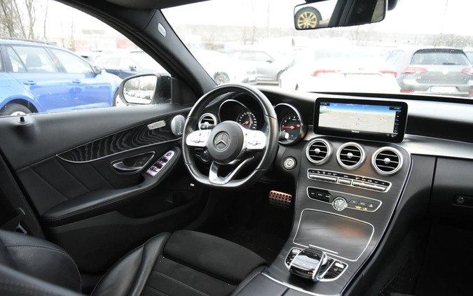 Mercedes-Benz Klasa C cena 126688 przebieg: 157000, rok produkcji 2019 z Sieniawa małe 326